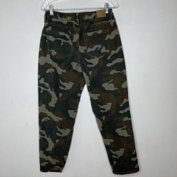 American Eagle Camouflage Super Stretch Corduroy Mom Jean Ankle Pants 10 Womens - Picture 10 of 12
